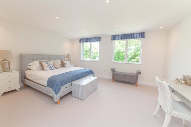 2 Court Terrace, Hillfield Village, Dartmouth, TQ6 0FA 10