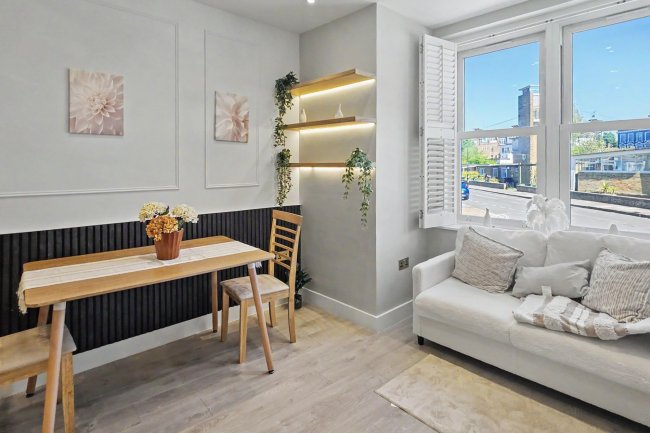 Flat B 34 Ellingham Road, Shepherds Bush, London W12 9PR 7