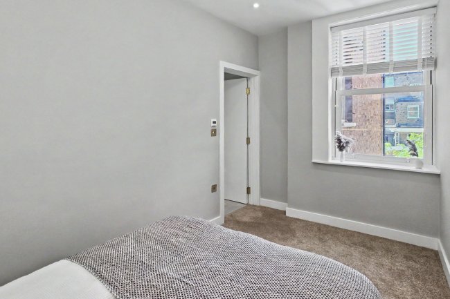 Flat B 34 Ellingham Road, Shepherds Bush, London W12 9PR 7