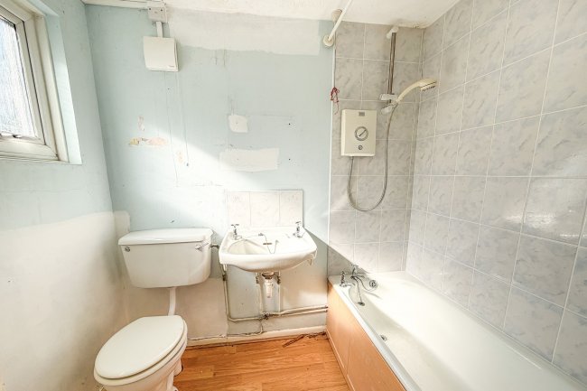 33 Wood Lane Bungalows, Chippenham, Wiltshire, SN15 3DW 10