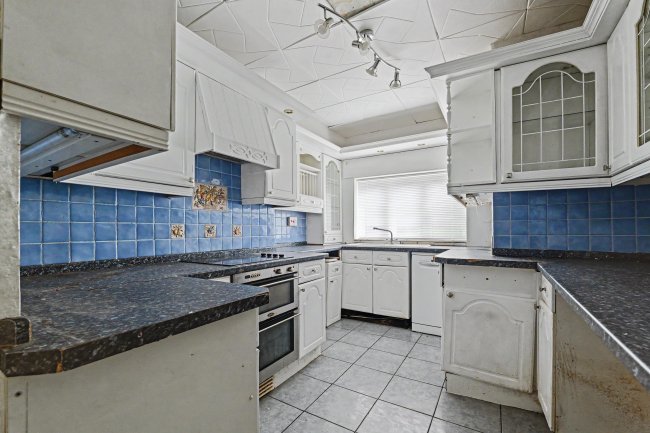 96 Vicarage Road, Henley-on-Thames RG9 1JT 3