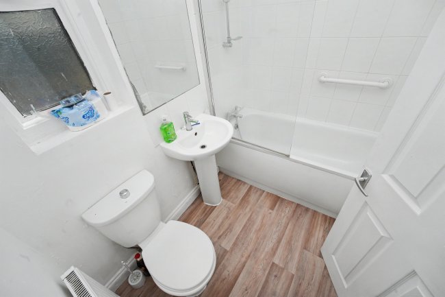 28B Wagner Street, Peckham, London, SE15 1NN 3
