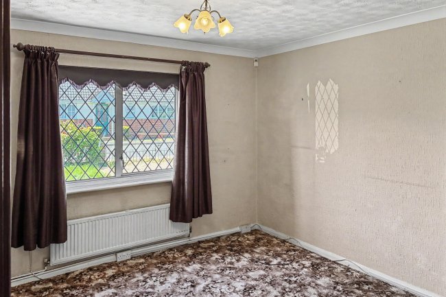 4 Essex Close, Canvey Island SS8 0DE 9