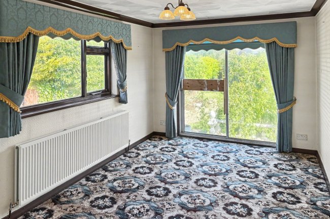 4 Essex Close, Canvey Island SS8 0DE 9