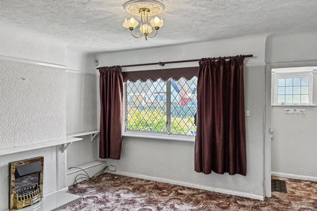 4 Essex Close, Canvey Island SS8 0DE 9