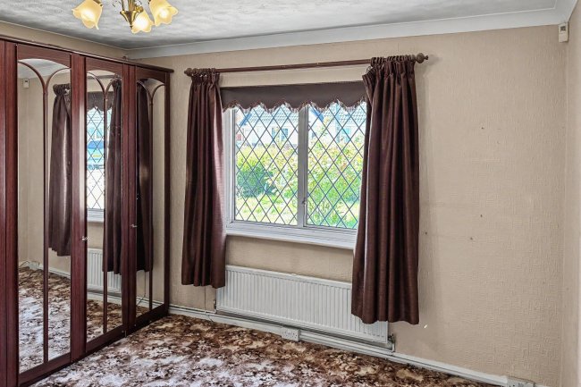 4 Essex Close, Canvey Island SS8 0DE 9