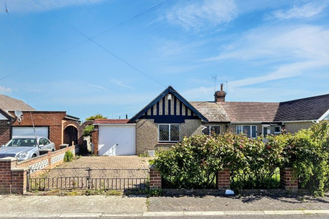 4 Essex Close, Canvey Island SS8 0DE 9