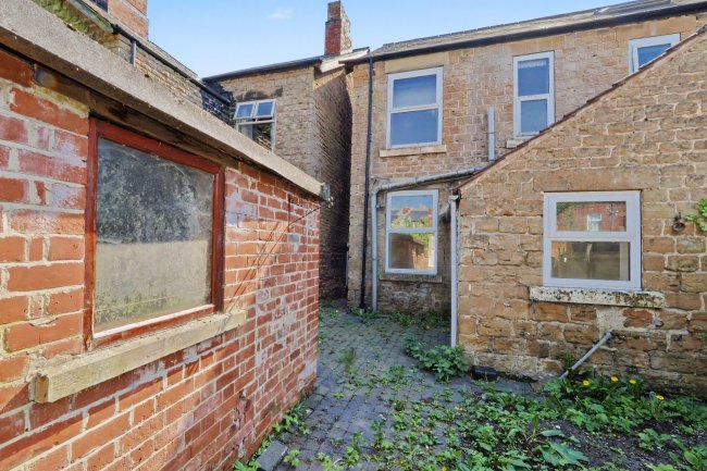 5 Filey Street, Nottingham, Nottinghamshire, NG6 8EJ 1