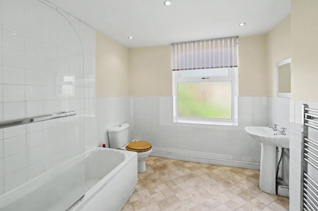 5 Filey Street, Nottingham, Nottinghamshire, NG6 8EJ 1
