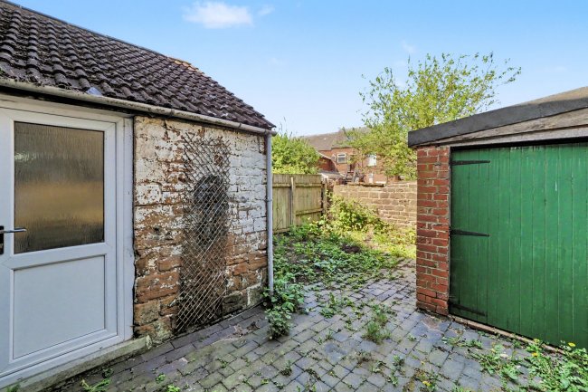 5 Filey Street, Nottingham, Nottinghamshire, NG6 8EJ 1
