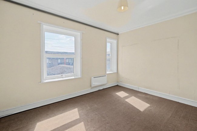 5 Filey Street, Nottingham, Nottinghamshire, NG6 8EJ 1