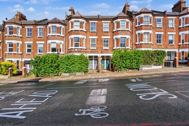 187a Latchmere Road, Battersea, London, SW11 2JZ 2