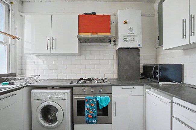 187a Latchmere Road, Battersea, London, SW11 2JZ 2