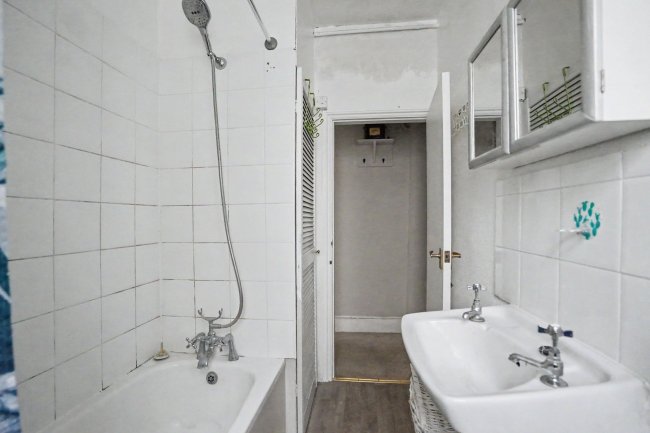187a Latchmere Road, Battersea, London, SW11 2JZ 2