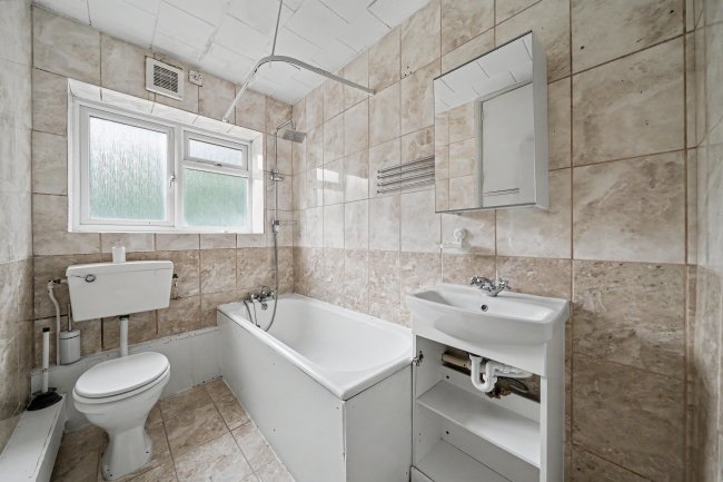 Flat 22, Poplar Court, Old Ruislip Road, Northolt, UB5 6QG 7