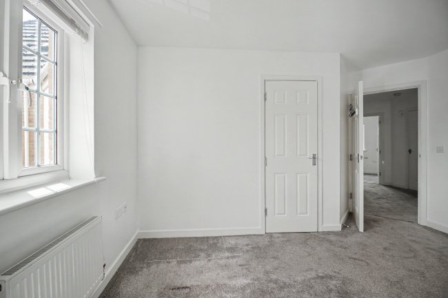 6  Candover Court, Beggarwood, Basingstoke, Hampshire    RG22 4PG 5
