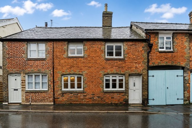 25 Church Street, Eye, Suffolk, IP23 7BD 5