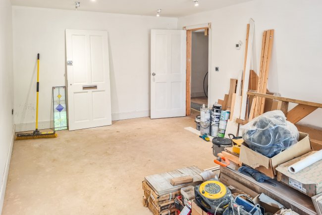The Laurels, 4 Little Horwood Road, Great Horwood, Milton Keynes, MK17 0QE 2