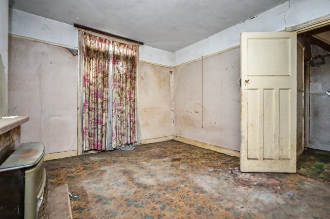 178 Magpie Hall Road, Chatham, ME4 5XH 8