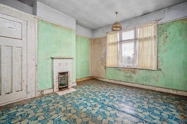 178 Magpie Hall Road, Chatham, ME4 5XH 8