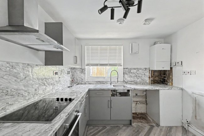 Flat 15 Birtwhistle House, 150 Parnell Road, Tower Hamlet, London E3 2JY 10