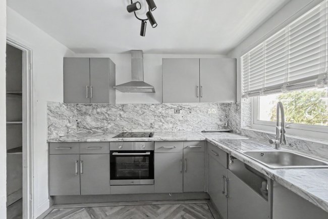 Flat 15 Birtwhistle House, 150 Parnell Road, Tower Hamlet, London E3 2JY 10