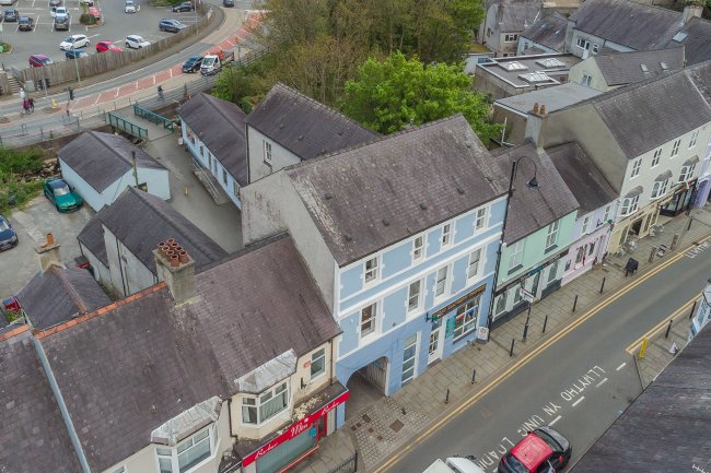 Units 1-3, 6, 8 and 10 Church Street, Llangefni, LL77 7DU 2