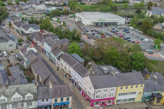 Units 1-3, 6, 8 and 10 Church Street, Llangefni, LL77 7DU 2