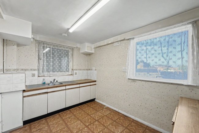 Flat 12, Charles Allen House, 22 Amwell Street, Clerkenwell, London EC1R 1XU 4