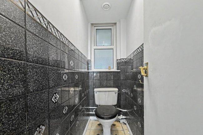 Flat 12, Charles Allen House, 22 Amwell Street, Clerkenwell, London EC1R 1XU 4