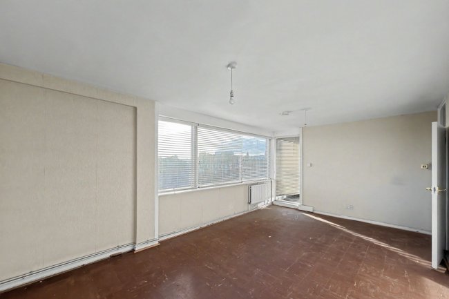 Flat 12, Charles Allen House, 22 Amwell Street, Clerkenwell, London EC1R 1XU 4