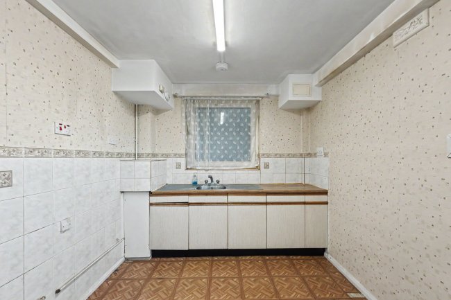 Flat 12, Charles Allen House, 22 Amwell Street, Clerkenwell, London EC1R 1XU 4