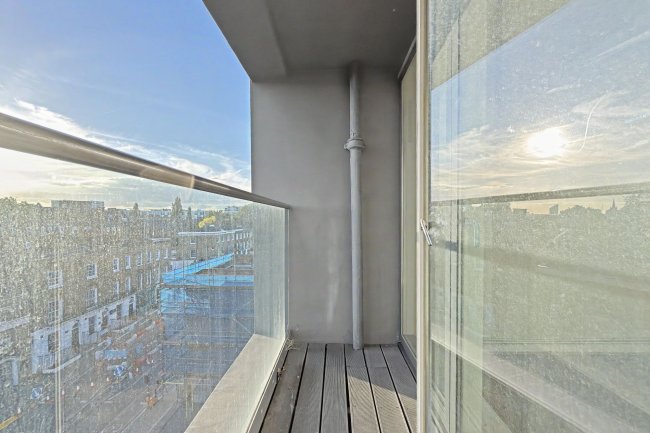 Flat 12, Charles Allen House, 22 Amwell Street, Clerkenwell, London EC1R 1XU 4