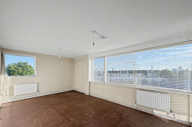 Flat 12, Charles Allen House, 22 Amwell Street, Clerkenwell, London EC1R 1XU 4