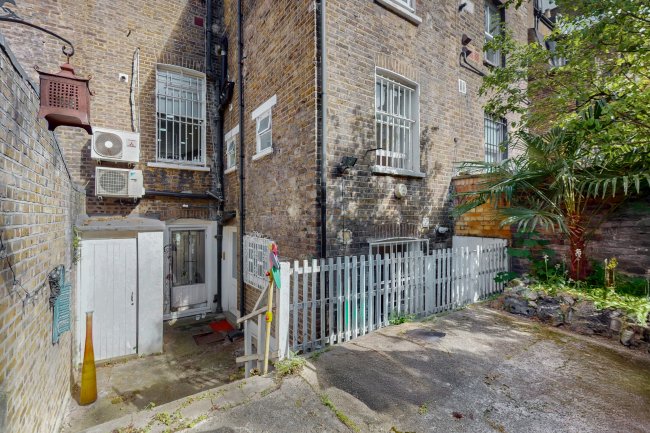 271 Old Brompton Road, Earls Court, London, SW5 9JA 2