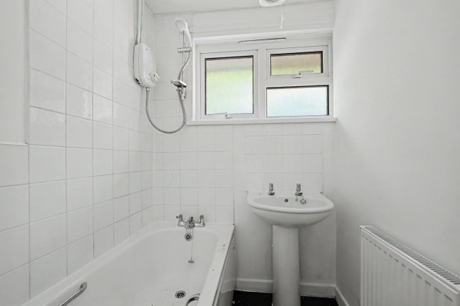 47 Allbrook Hill, Eastleigh, Hampshire SO50 4NA 10