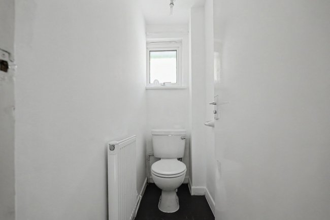 47 Allbrook Hill, Eastleigh, Hampshire SO50 4NA 10