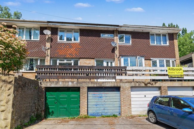 47 Allbrook Hill, Eastleigh, Hampshire SO50 4NA 10