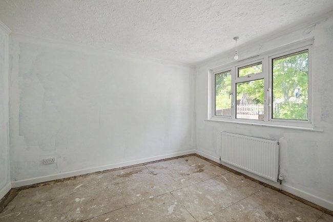 47 Allbrook Hill, Eastleigh, Hampshire SO50 4NA 10