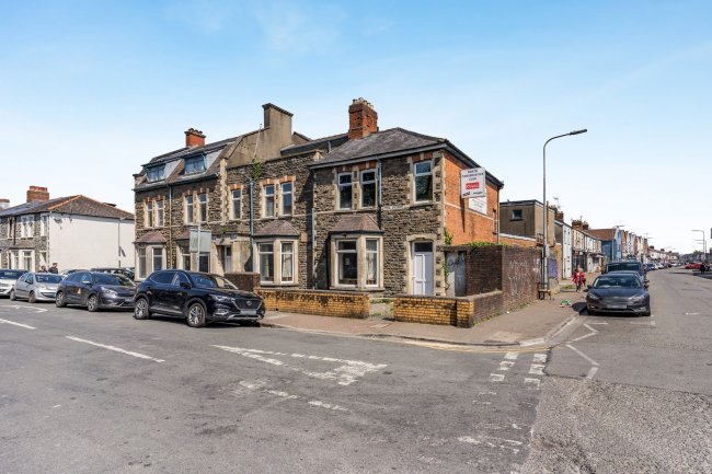 Roath Social Club, Cyril Crescent, Cardiff, CF24 1DQ 7