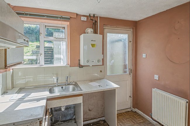 4 Hazelbury Hill, Box, Corsham, Wiltshire, SN13 8JY 6