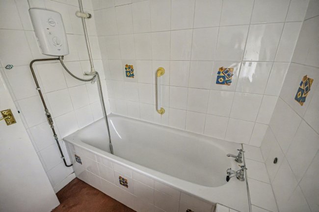 4 Hazelbury Hill, Box, Corsham, Wiltshire, SN13 8JY 6