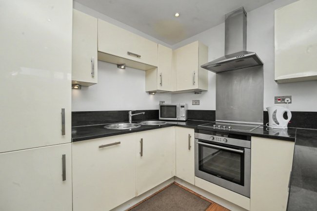 604 The Mast, 2 Albert Basin Way, Canning Town, London E16 2QZ 4
