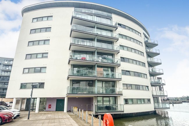 604 The Mast, 2 Albert Basin Way, Canning Town, London E16 2QZ 7