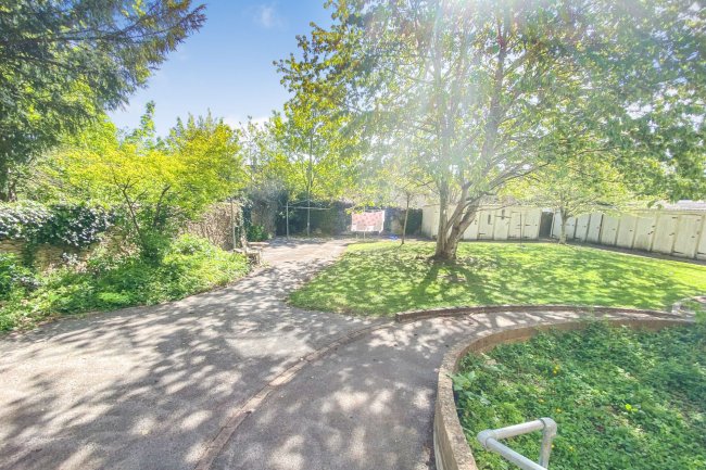 1 Home Close, Newlands Road, Corsham, Wiltshire, SN13 0BE 1