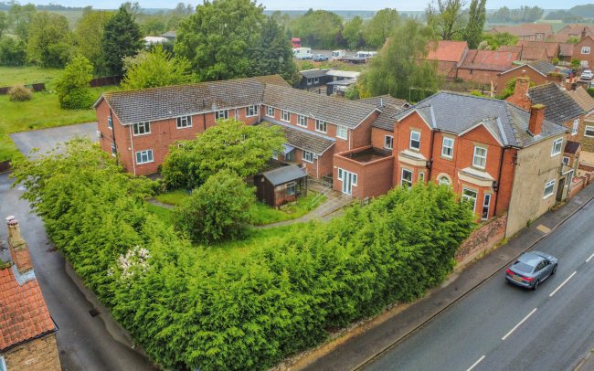 Blyton Court & Blyton House, 3 Laughton Road, Blyton, Gainsborough DN21 3LG 5