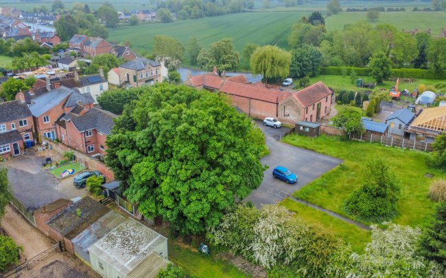 Blyton Court & Blyton House, 3 Laughton Road, Blyton, Gainsborough DN21 3LG 5