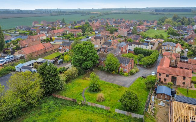 Blyton Court & Blyton House, 3 Laughton Road, Blyton, Gainsborough DN21 3LG 5