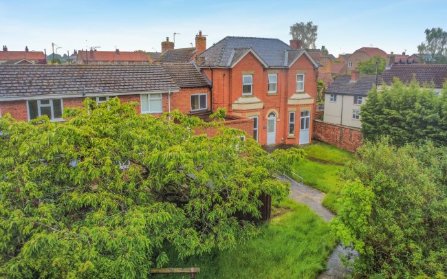 Blyton Court & Blyton House, 3 Laughton Road, Blyton, Gainsborough DN21 3LG 5