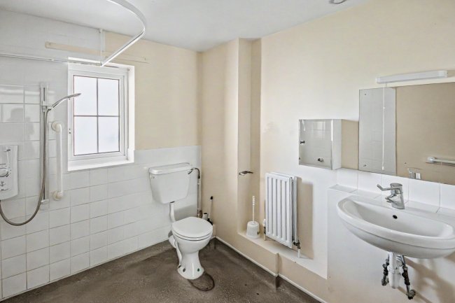 4 Ferris Close, Rowde, Devizes, SN10 2NJ 1